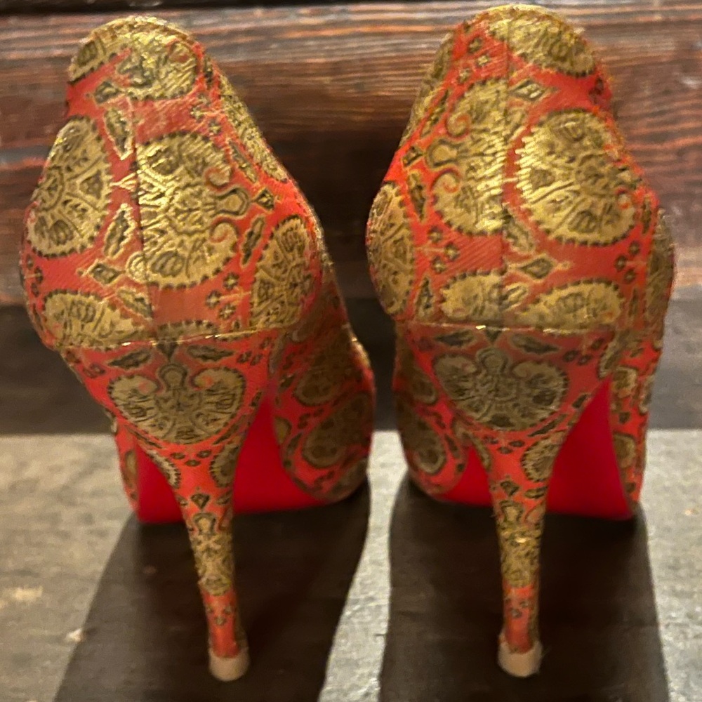 LIMITED EDITION Christian Louboutin Heels. Size 6